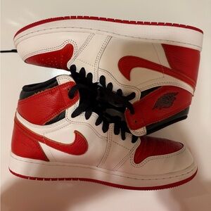 Air Jordan Retro 1 High OG Red White Black Big Kids 7 - Equivalent to Women 9